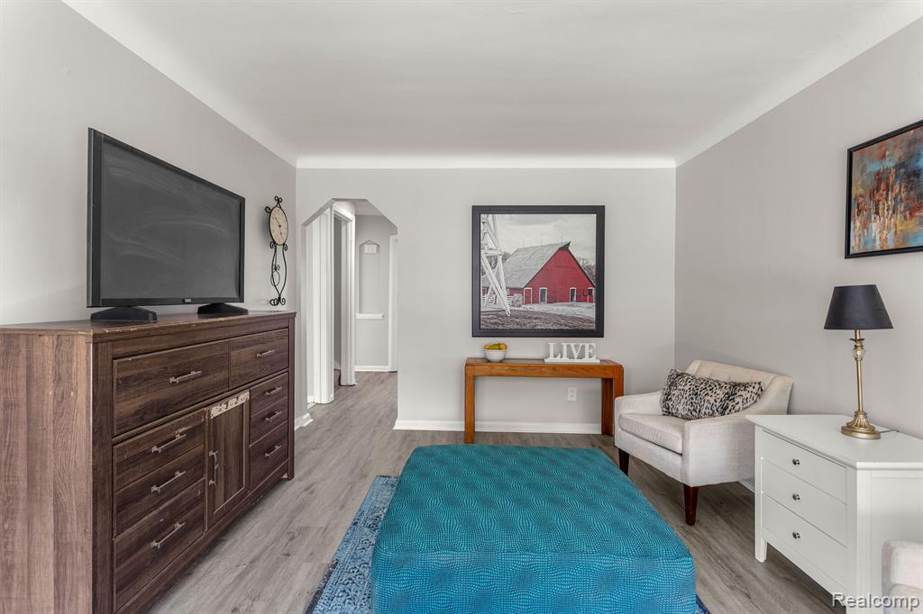9131 WHITCOMB Street, Detroit, MI 48228 — Photo 10