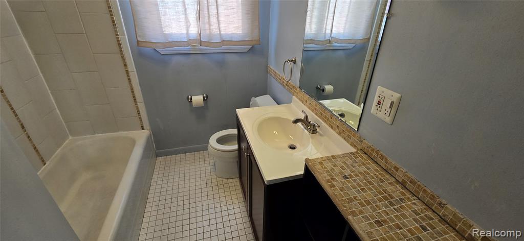 4620 Katherine Street, Dearborn Heights, MI 48125 — Photo 5
