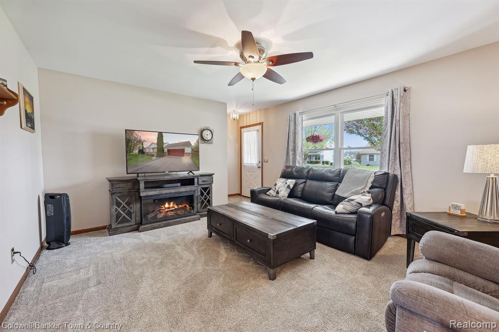 9361 SUMMERLAND Drive, Whitmore Lake, MI 48189 — Photo 13