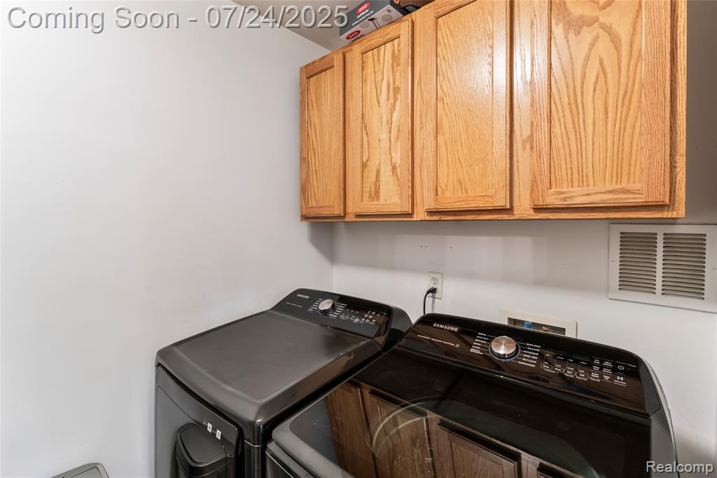 729 Amberly Dr, C, Waterford, MI 48328 — Photo 20