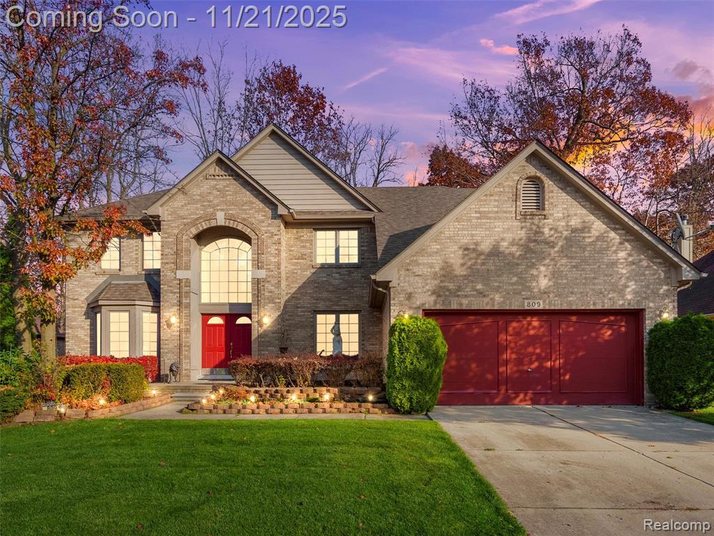 809 Grovecrest, Rochester Hills, MI 48307 — front exterior