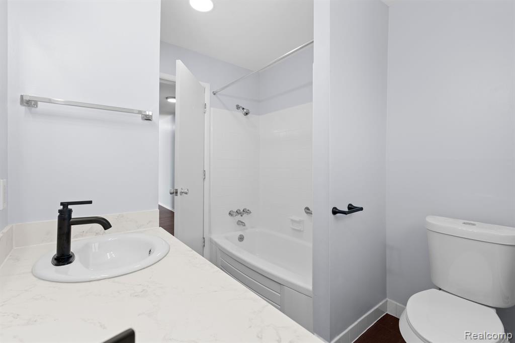 7350 N INKSTER Road, 108, Dearborn Heights, MI 48127 — Photo 18
