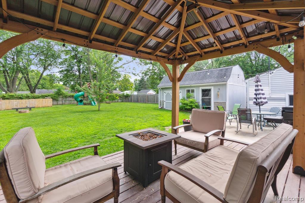 6279 Woodsdale Drive, Grand Blanc, MI 48439 — Photo 34