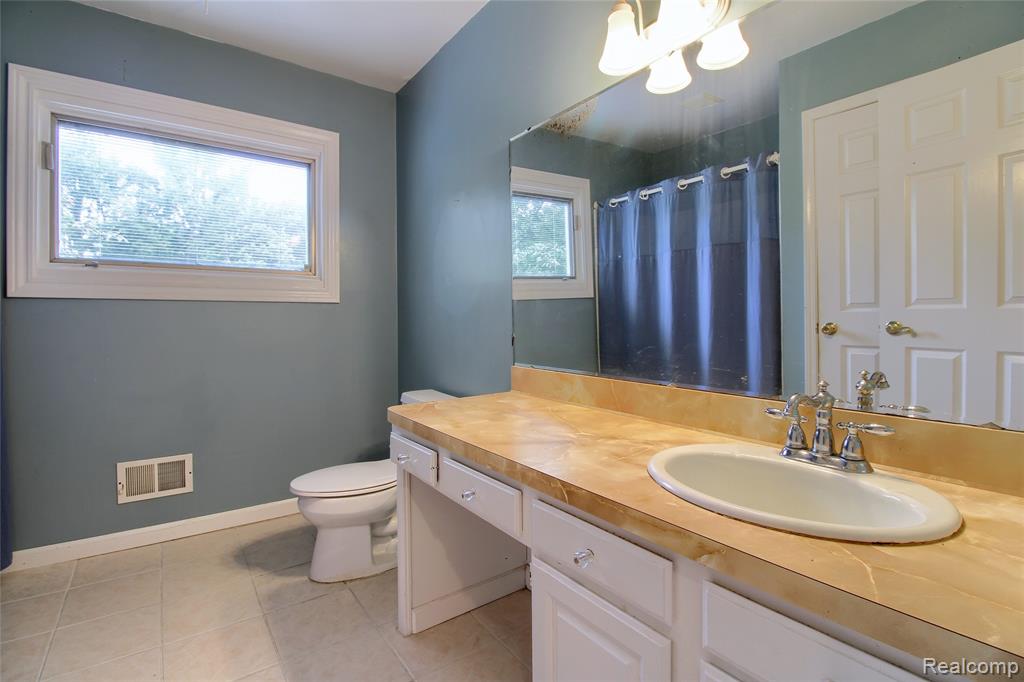 8695 Stout Avenue, Grosse Ile, MI 48138 — Photo 37