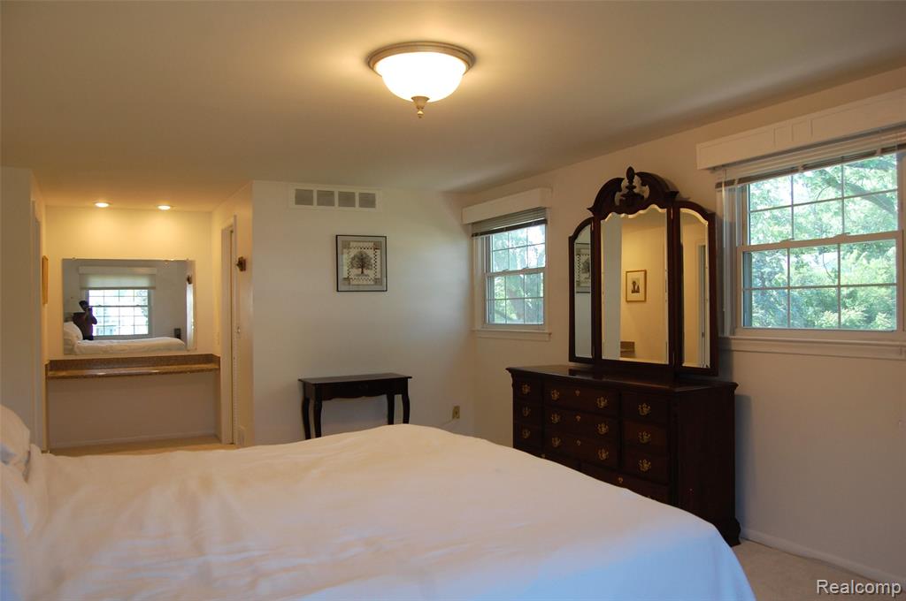 6560 Perham Drive, West Bloomfield, MI — Photo 36