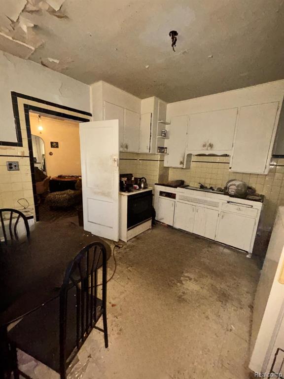 8056 Lynch Road, Detroit, MI 48234 — Photo 6