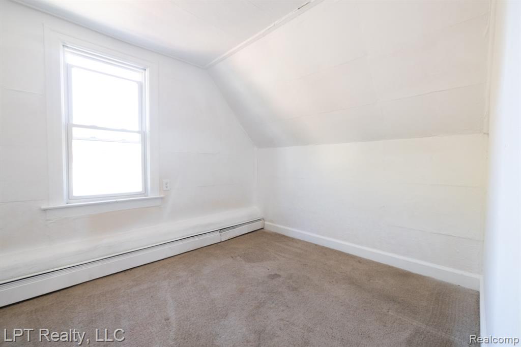 6015 Mayburn Street W, Dearborn Heights, MI 48127 — Photo 9