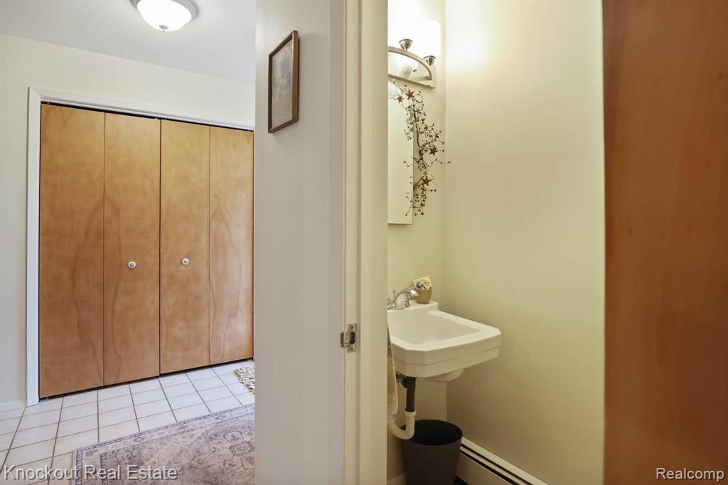 700 E GENESEE Street, D-17, Frankenmuth, MI 48734 — Photo 14