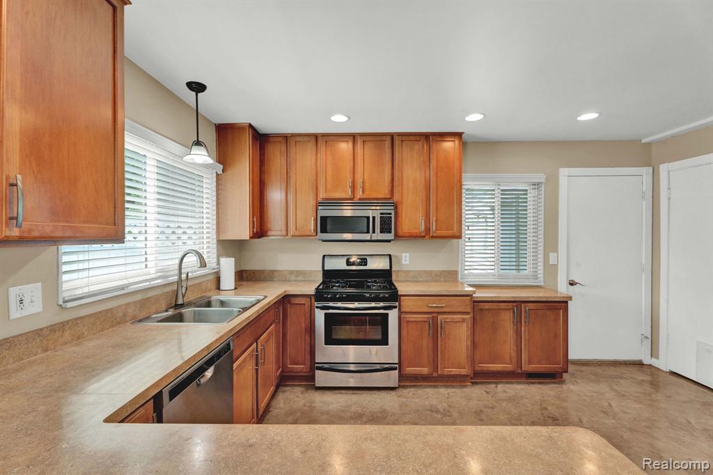 43819 Fredericksburg Street, Canton, MI 48188 — Photo 14