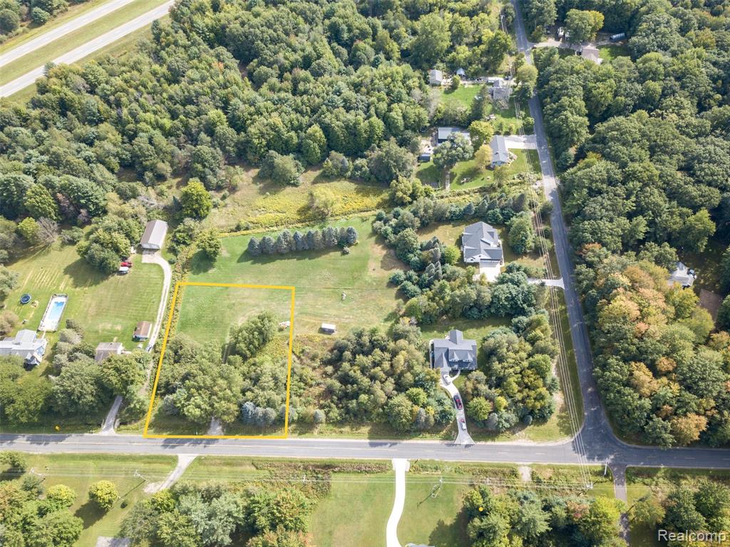 2140 N 5 Mile Road Road, Midland, MI 48642