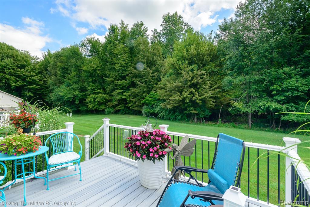 17449 Ava Court, New Boston, MI 48164 — Photo 2