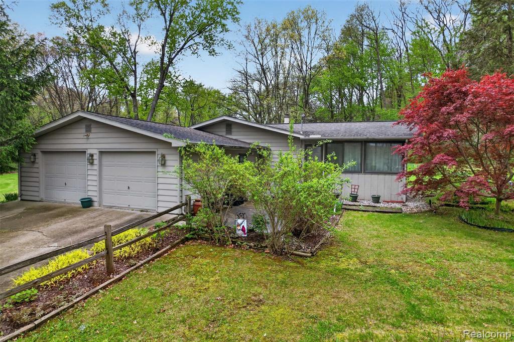 10467 McGregor Road, Pinckney, MI 48169 — Photo 25