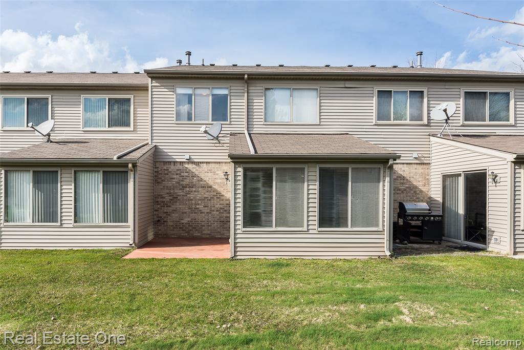 62360 Arlington Circle, 2, South Lyon, MI 48178 — Photo 36