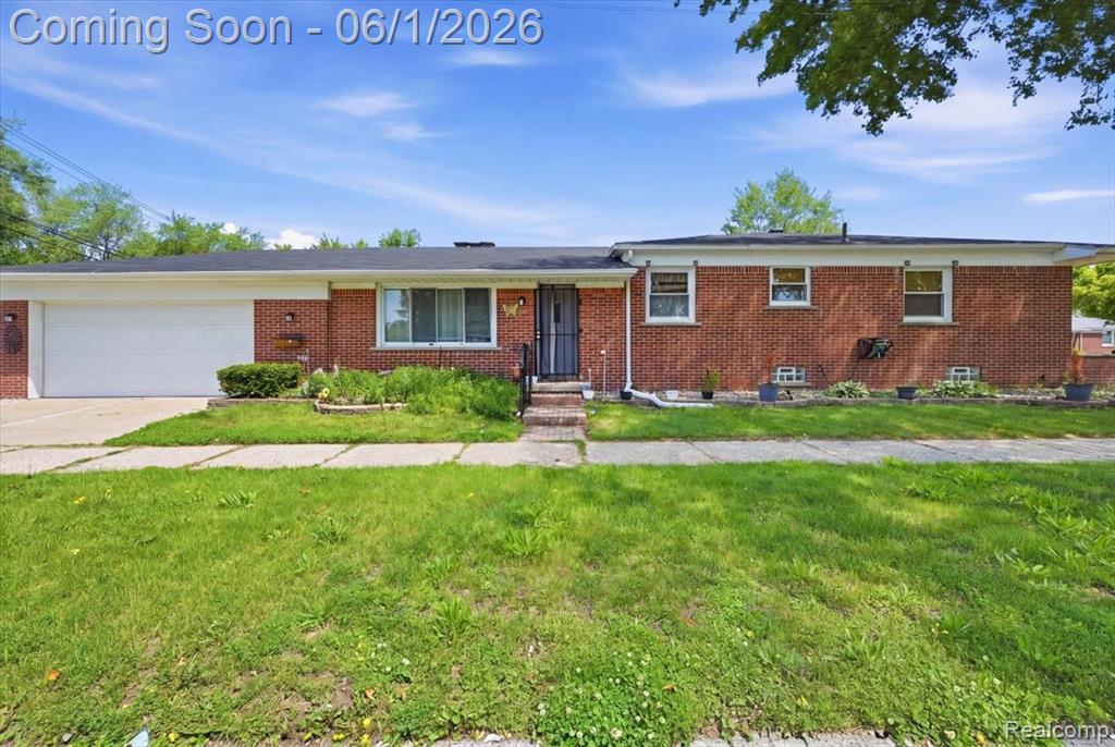8271 Arnold Street, Dearborn Heights, MI 48127