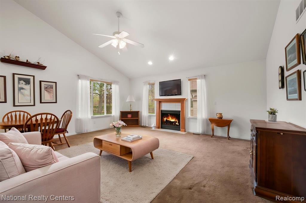 7221 Hawthorne Circle, Goodrich Vlg, MI — Photo 9