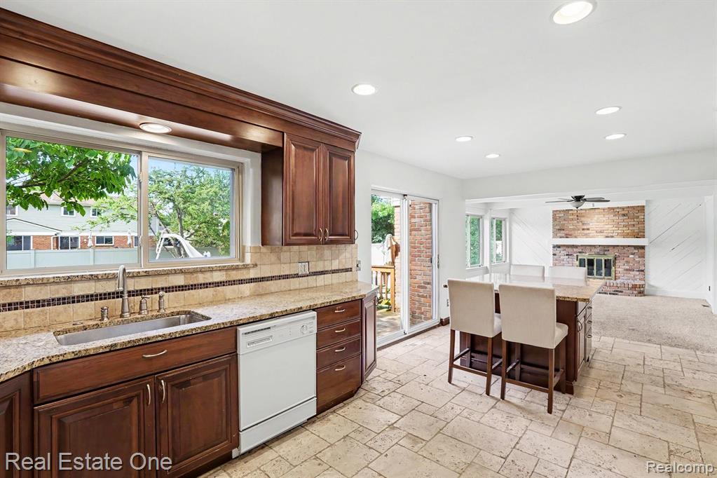 610 Thurber Drive, Troy, MI 48085 — Photo 11