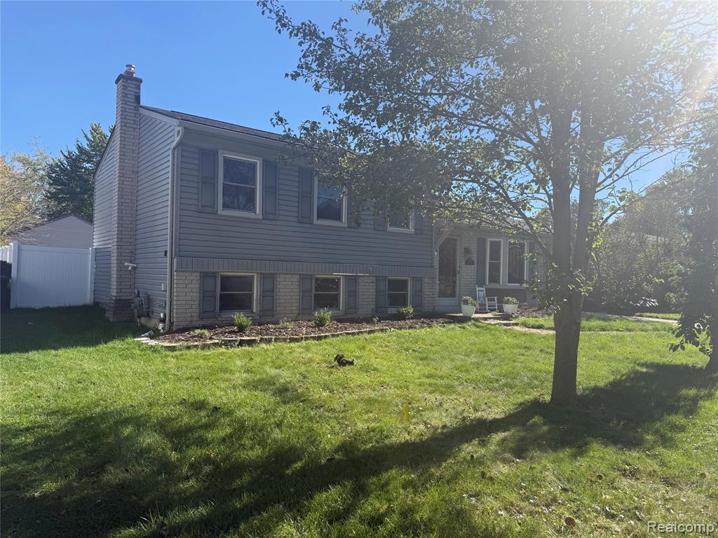 50436 Spruce Drive, Chesterfield, MI 48047