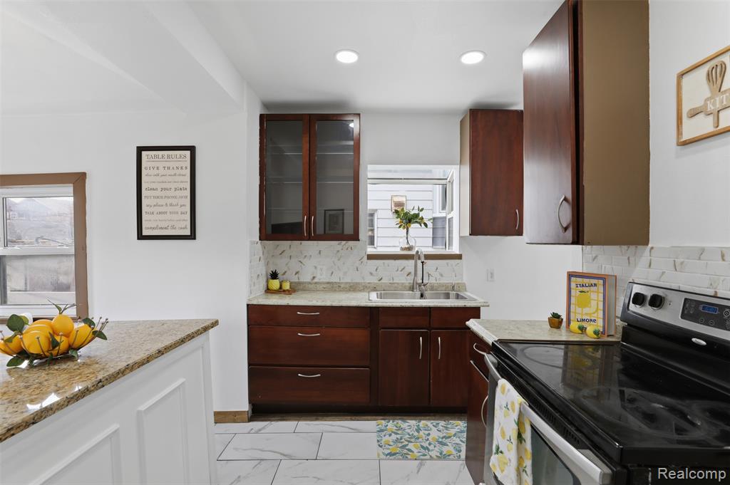 839 Webb Street, Detroit, MI 48202 — Photo 15