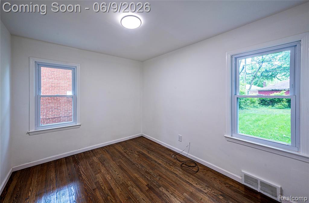 24221 Cloverlawn Street, Oak Park, MI 48237 — Photo 14