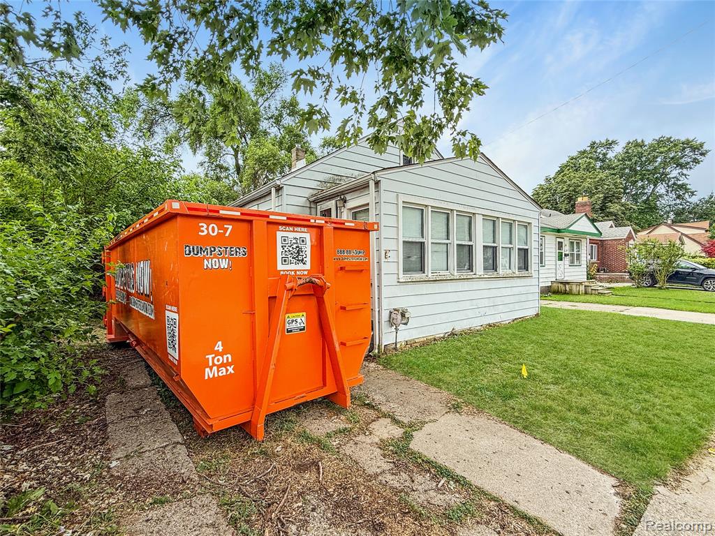 7576 Continental Avenue, Warren, MI 48091 — Photo 3