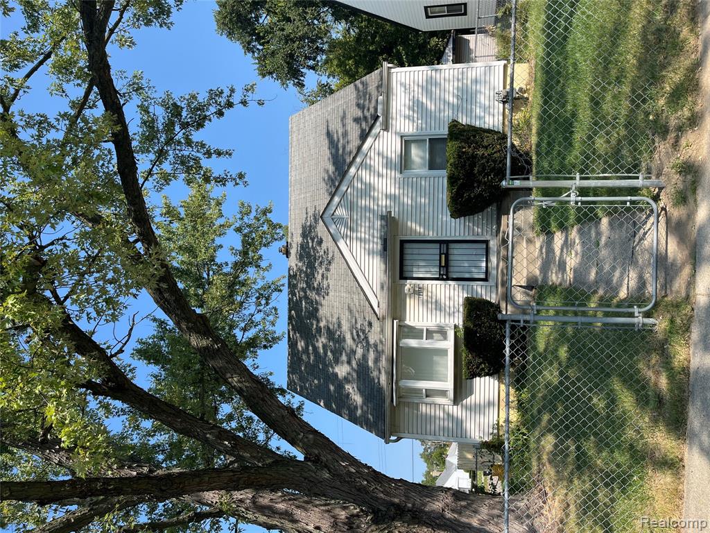 19650 W Chicago Street