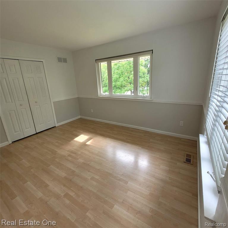 5208 Woodview Drive, Bloomfield Hills, MI 48302 — Photo 23