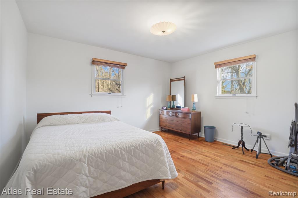 4386 Bennett Drive, Burton, MI 48519 — Photo 38