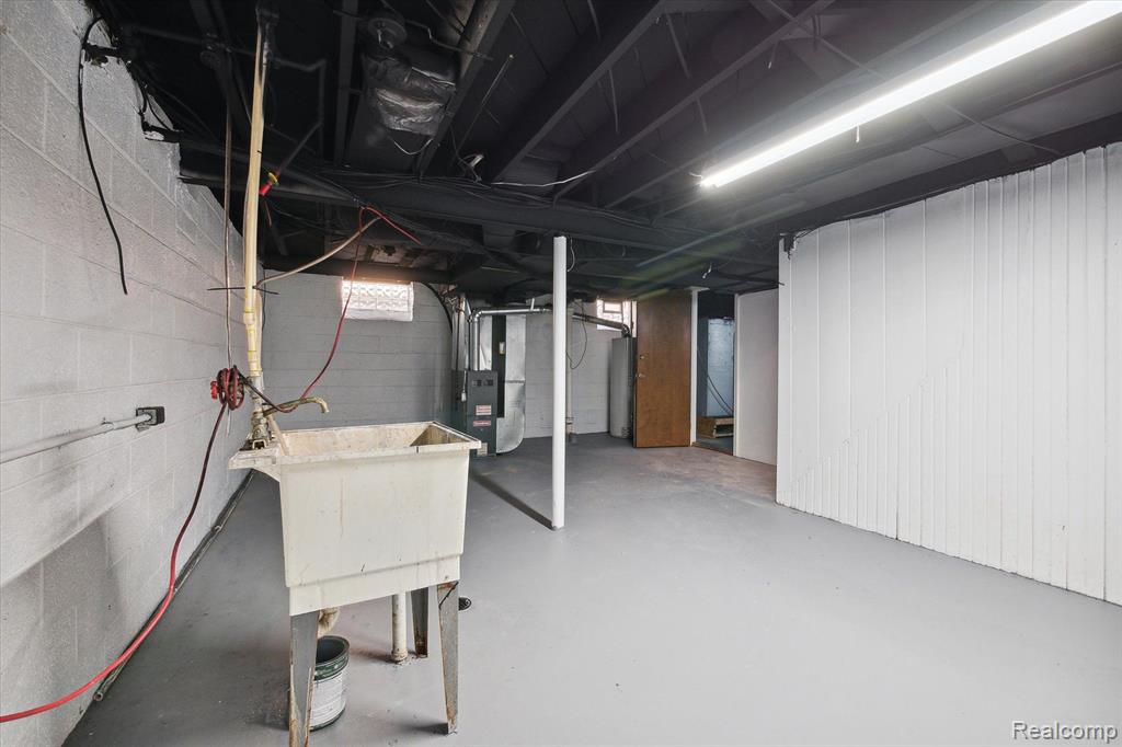 6445 LONDON Street, Detroit, MI 48221 — Photo 33