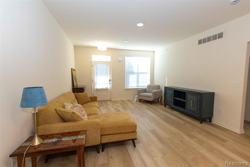 224 Jotham Avenue, Auburn Hills, MI 48326 — Photo 7