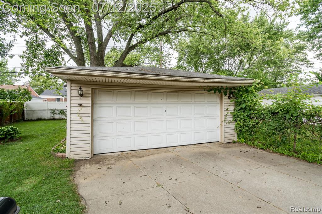 9573 Fenton, Redford, MI 48239 — Photo 24