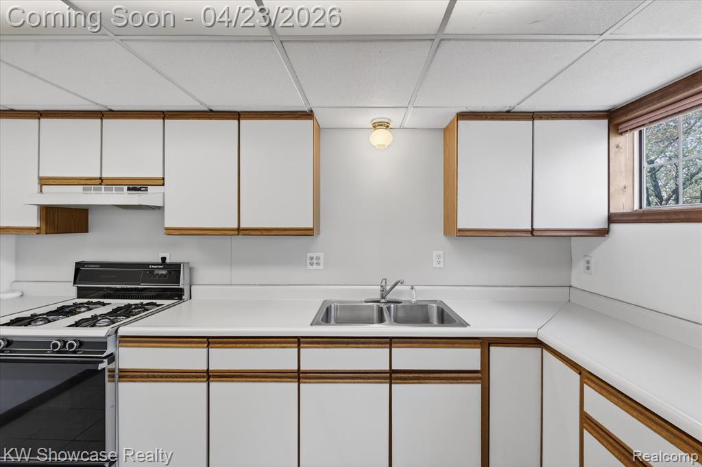 1584 Chanticlair Circle, Wixom, MI 48393 — Photo 42