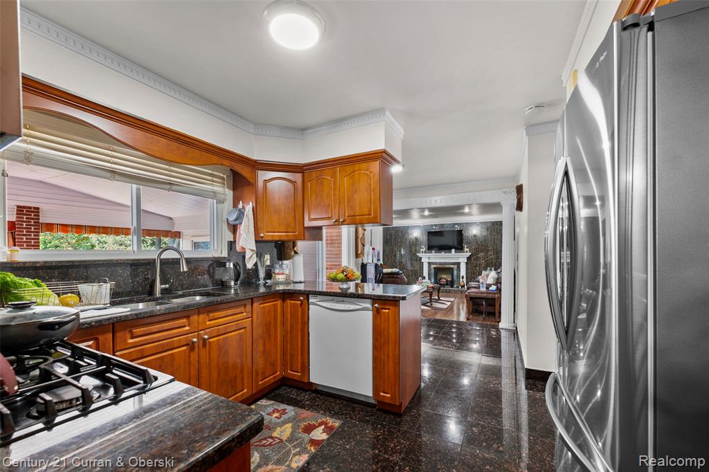 741 Berwyn Street, Dearborn Heights, MI 48127 — Photo 13