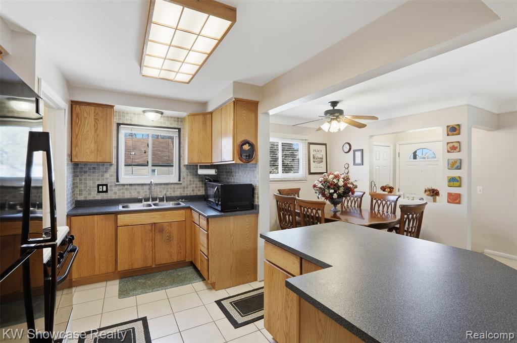 25715 Norfolk Street, Dearborn Heights, MI 48125 — Photo 8