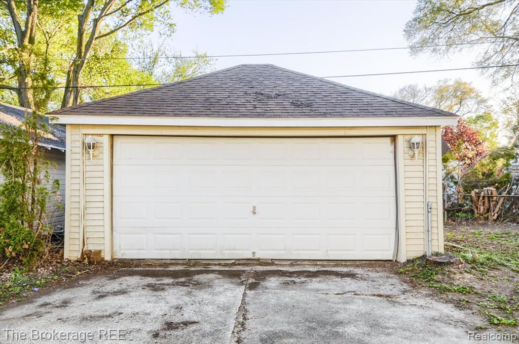 705 FRANK Street, Flint, MI 48504 — Photo 33