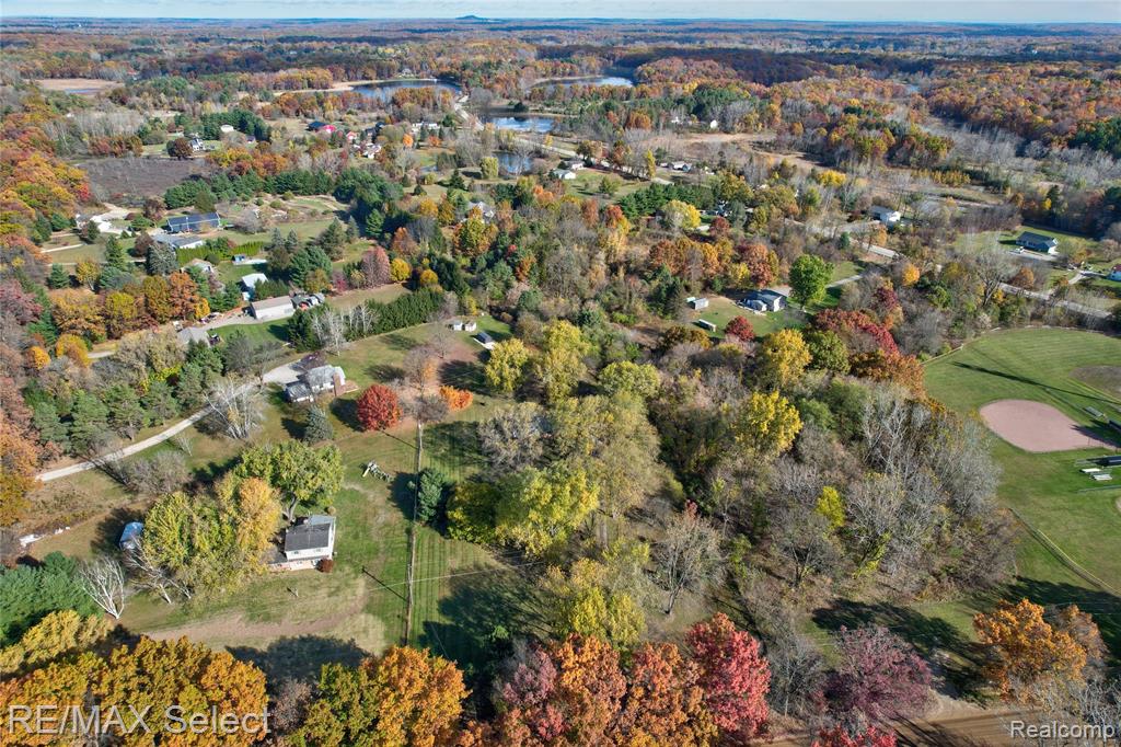 550 W Rose Center Road, Holly, MI 48442 — Photo 2