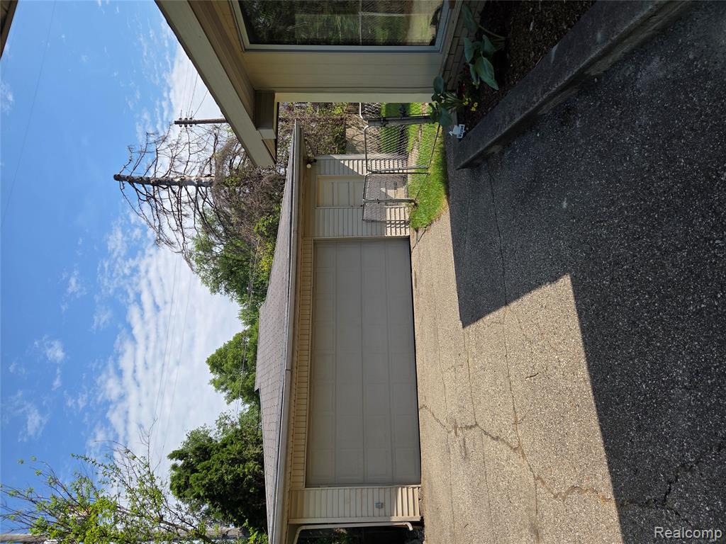 511 McKinley Avenue, Flint, MI 48507 — Photo 4