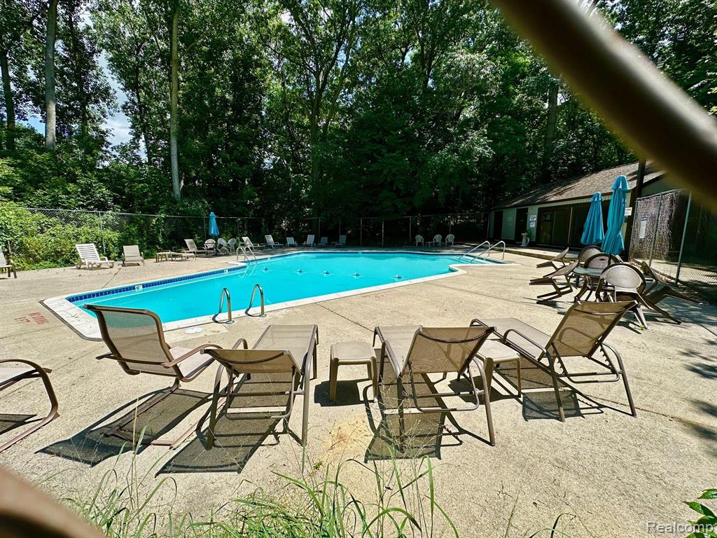 514 VICTORIA Square, Brighton, MI 48116 — Photo 31