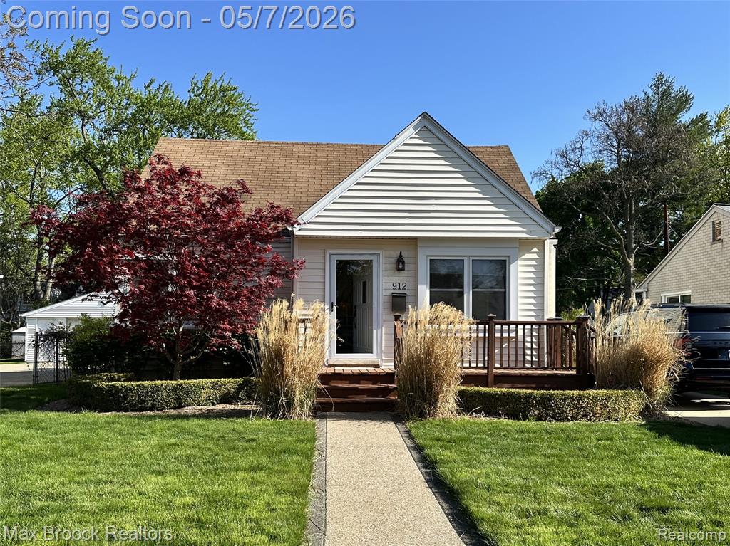 912 Woodsboro Drive, Royal Oak, MI 48067 — front exterior
