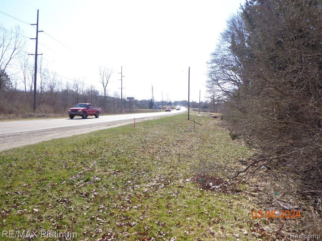 1285 N OLD US 23 - Photo 2