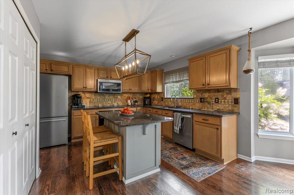 29818 Bradford Drive, New Hudson, MI 48165 — Photo 12