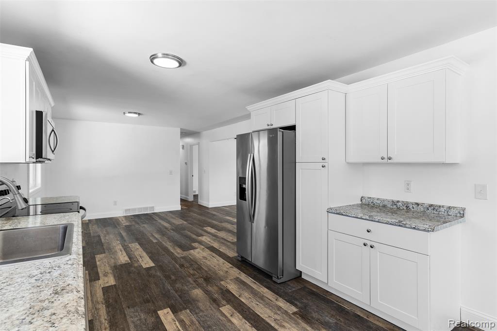 7900 Wiggins Road, Howell, MI 48855 — Photo 16