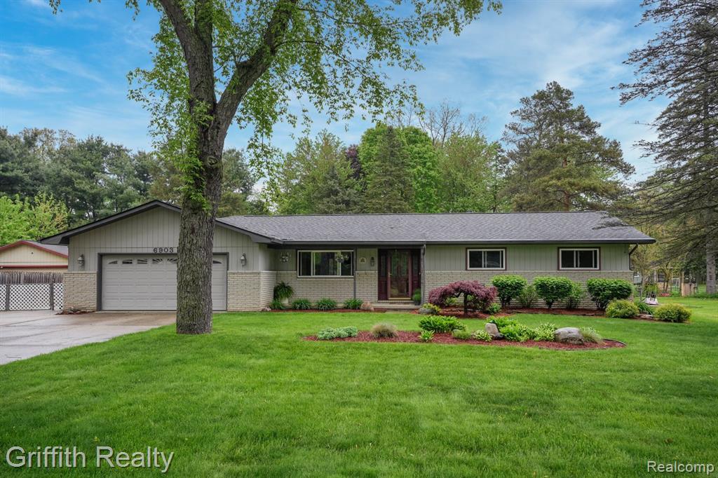 6903 SOMERSET Drive, Brighton, MI 48116 — front exterior