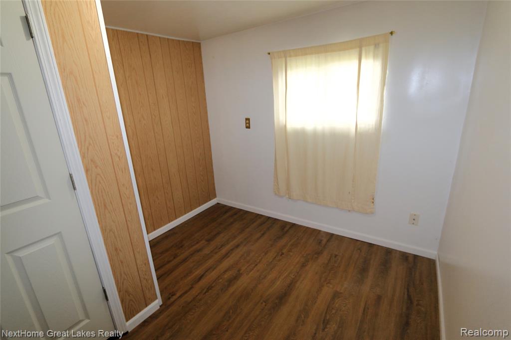 6259 MERCURY Avenue, Burton, MI 48509 — Photo 5