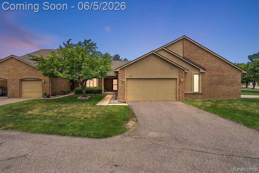 552 Tennyson, Rochester Hills, MI 48307 — front exterior