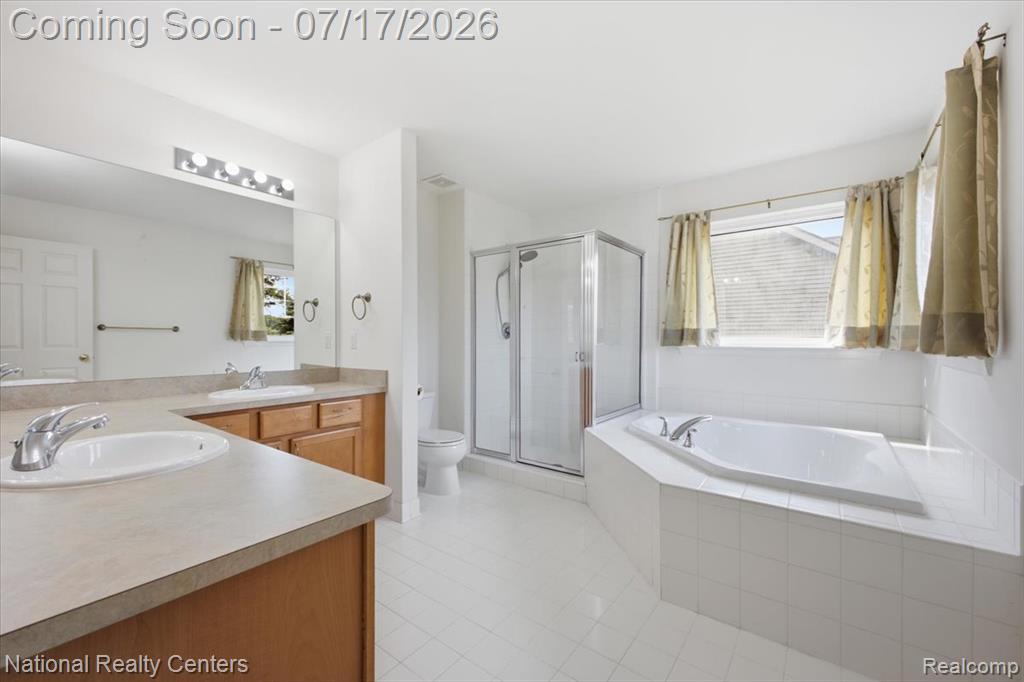 5741 Bingham Drive, Commerce Twp, MI 48382 — Photo 10