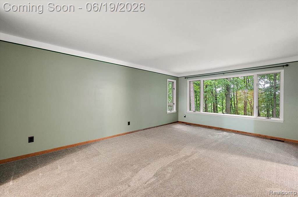 670 Rolling Acres Drive, Ortonville, MI 48462 — Photo 10
