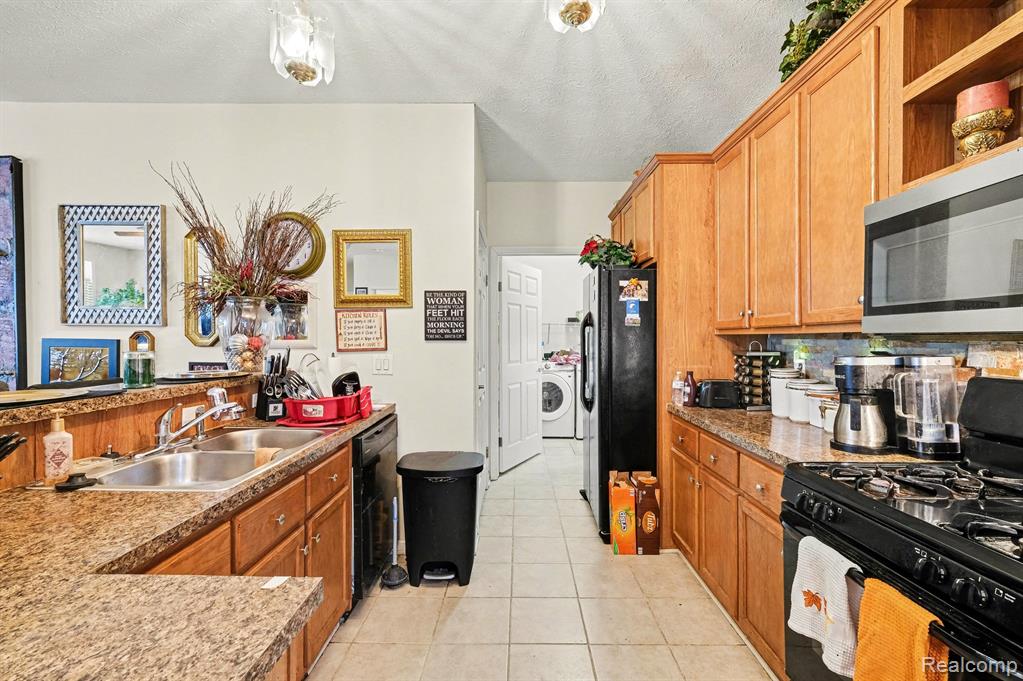 562 Williams Street, Flint, MI 48503 — Photo 12