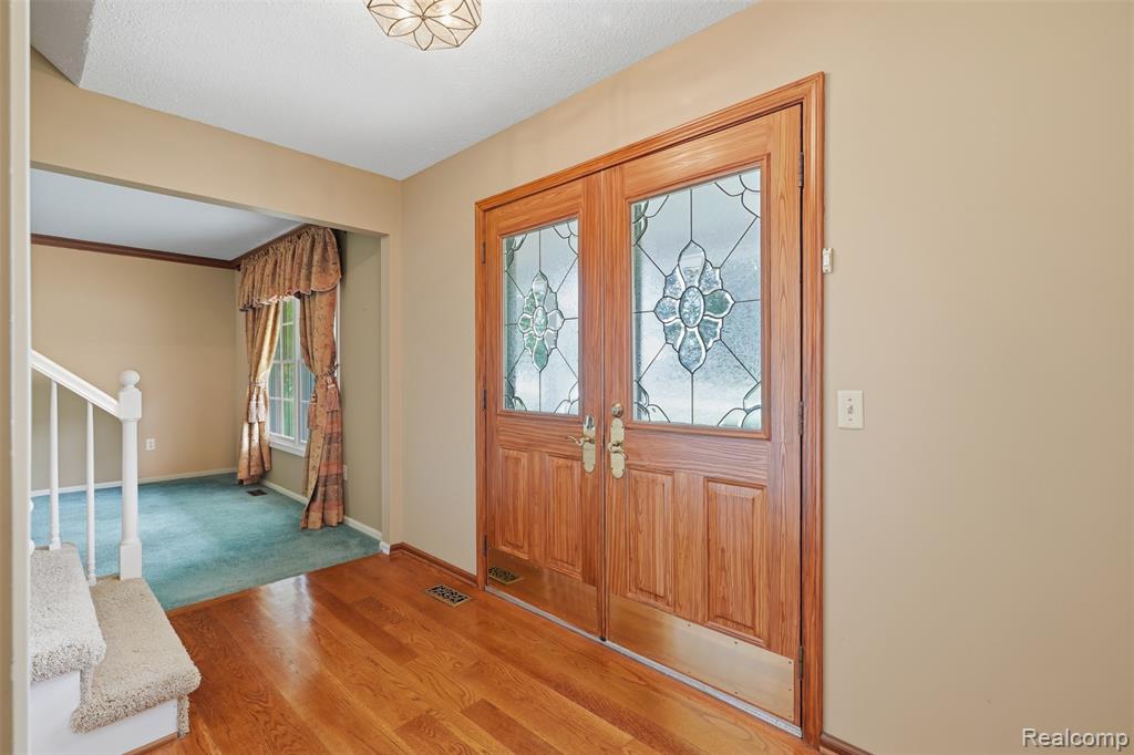 9277 Burning Tree Drive, Grand Blanc, MI 48439 — Photo 4