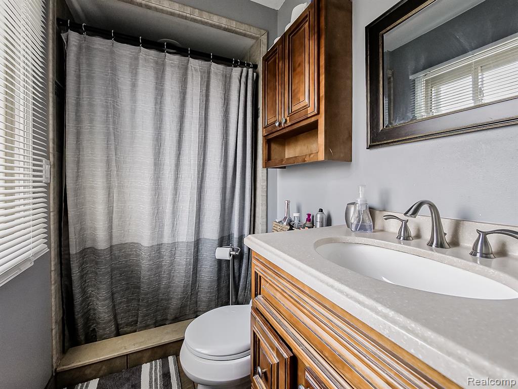 25911 Buckminster Drive, Novi, MI — Photo 29