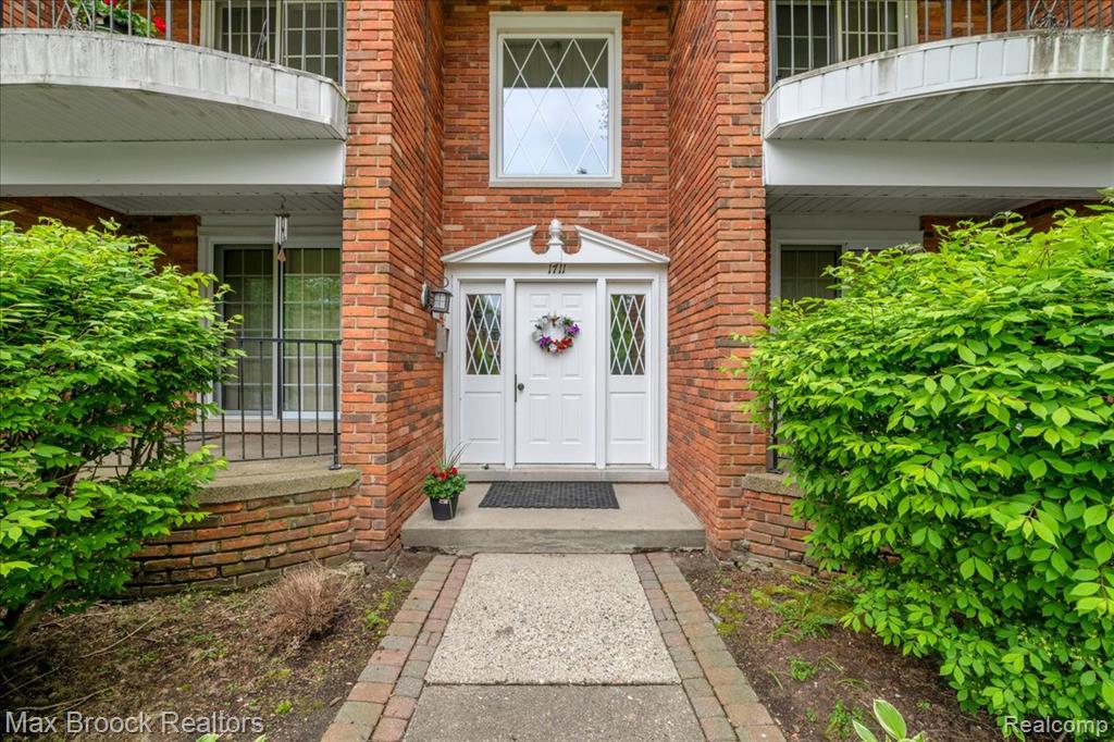 1711 Huntingwood Lane, C, Bloomfield Hills, MI 48304 — Photo 3